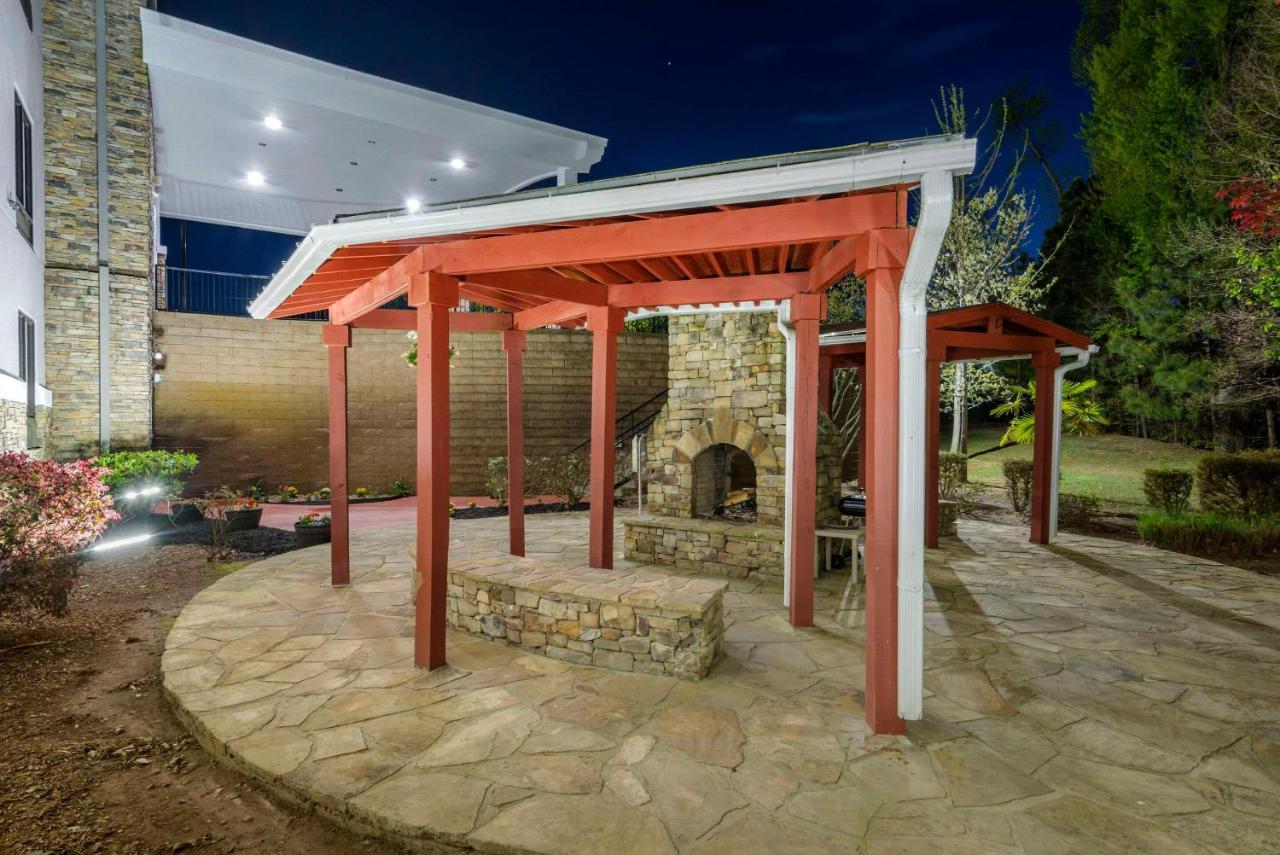 Comfort Suites At Kennesaw State University Exterior photo