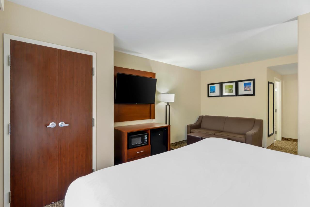 Comfort Suites At Kennesaw State University Exterior photo