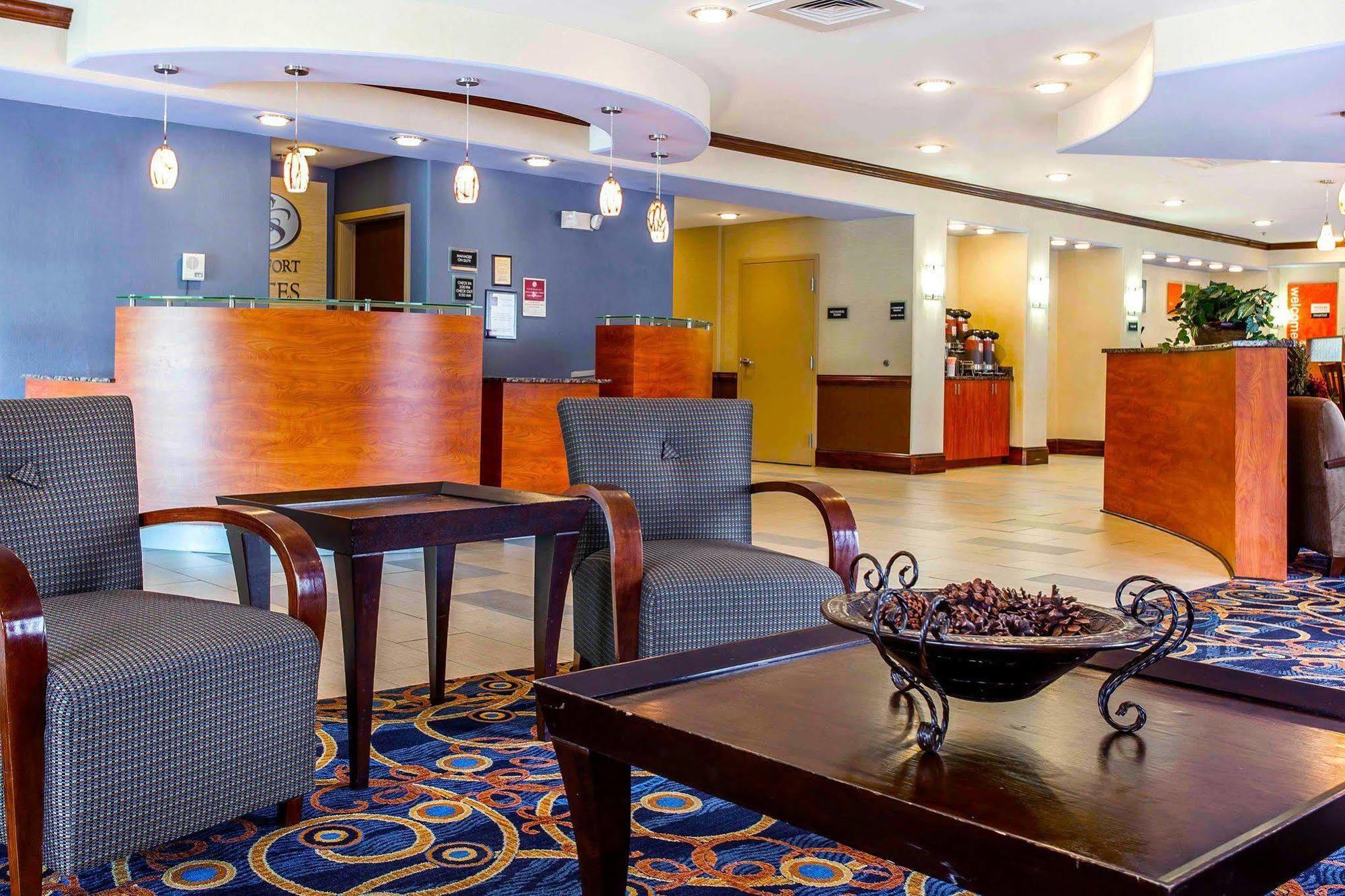 Comfort Suites At Kennesaw State University Exterior photo